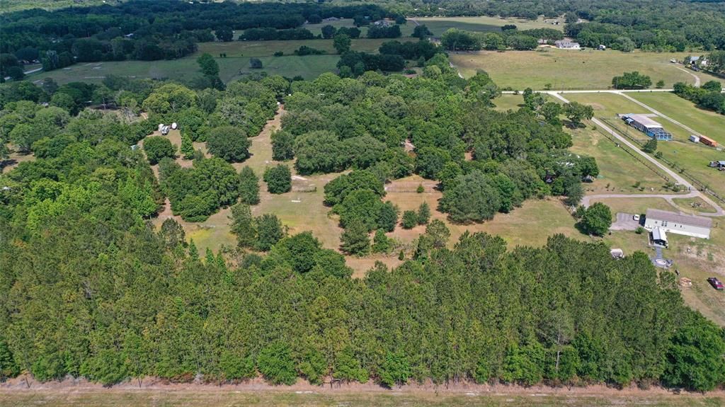 На продажу: $769,000 (14.41 acres)