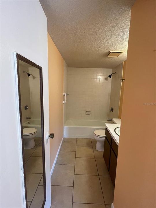 В аренду: $1,200 (2 спален, 2 ванн, 1072 Квадратных фут)