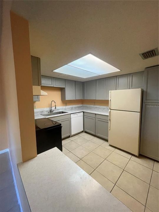 В аренду: $1,200 (2 спален, 2 ванн, 1072 Квадратных фут)