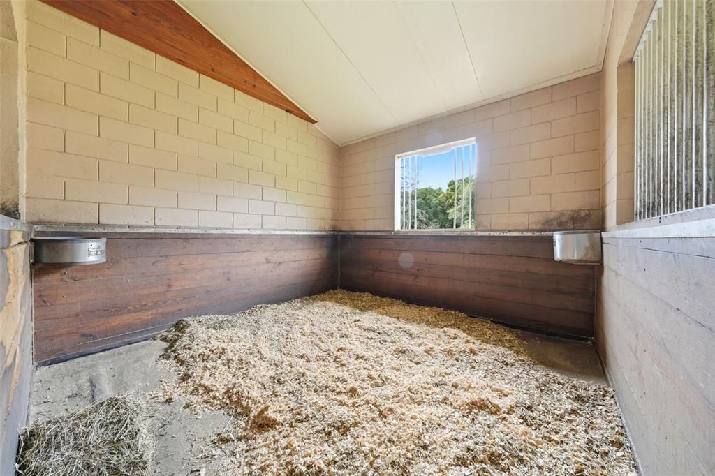 For Sale: $5,499,999 (37.58 acres)