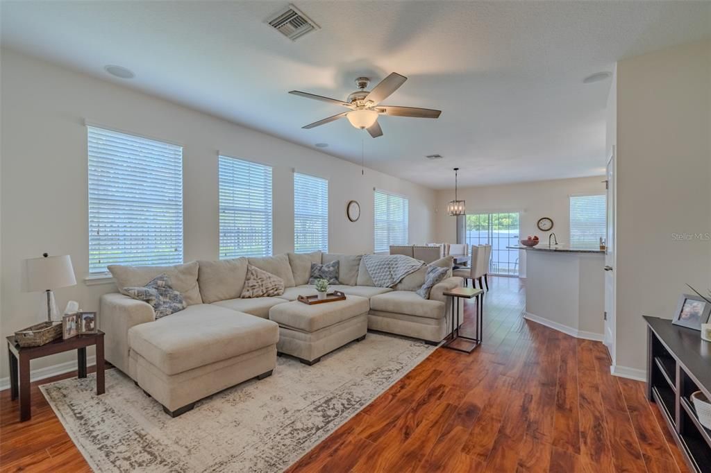 For Sale: $260,000 (3 beds, 2 baths, 1626 Square Feet)