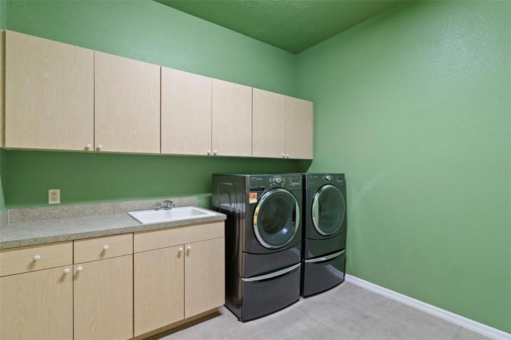 Active With Contract: $685,000 (4 beds, 3 baths, 3497 Square Feet)