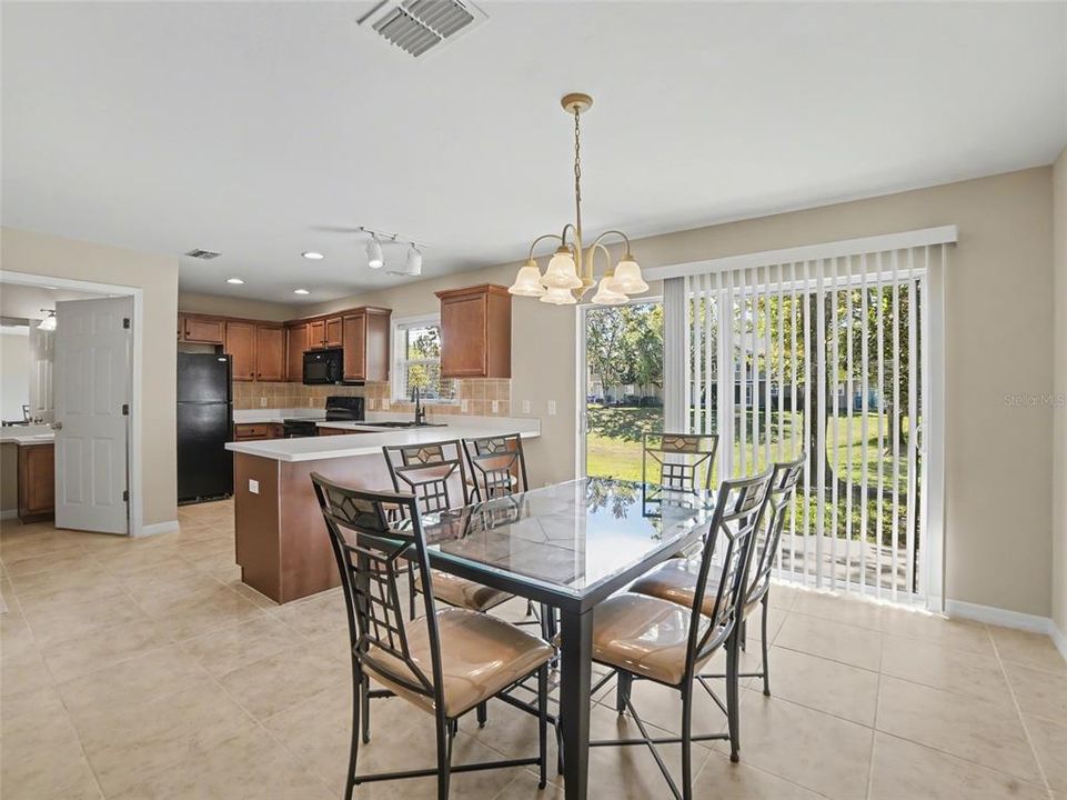 For Sale: $265,000 (3 beds, 2 baths, 1461 Square Feet)