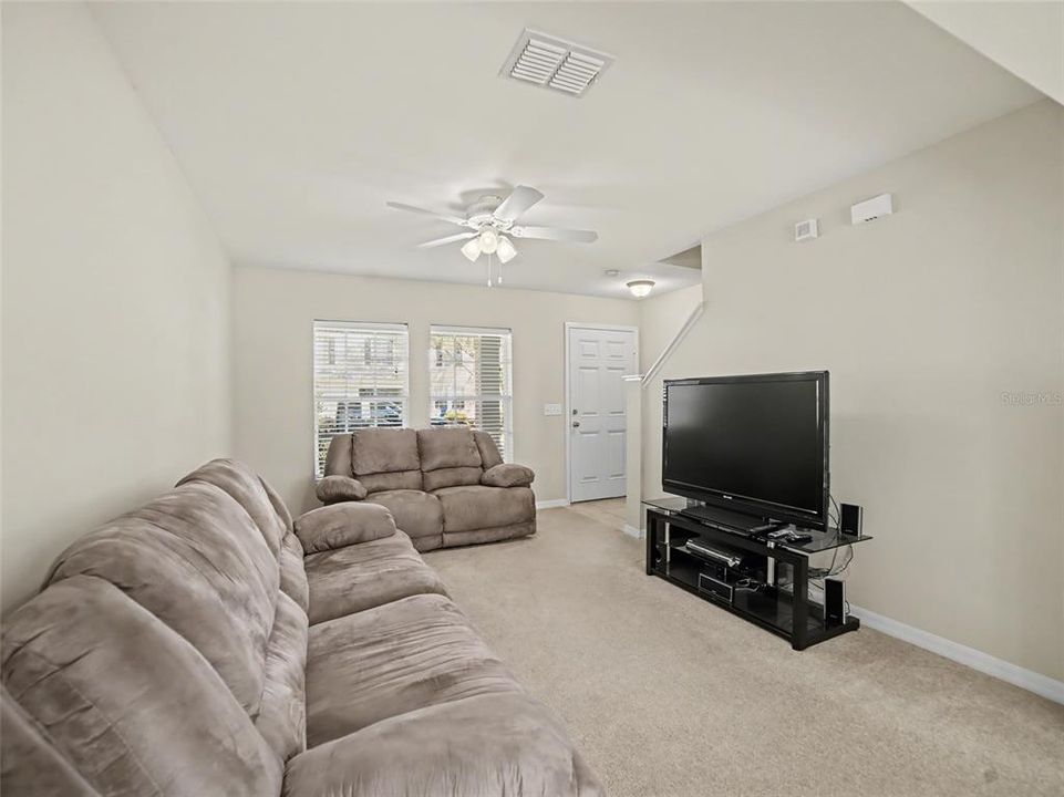 For Sale: $265,000 (3 beds, 2 baths, 1461 Square Feet)