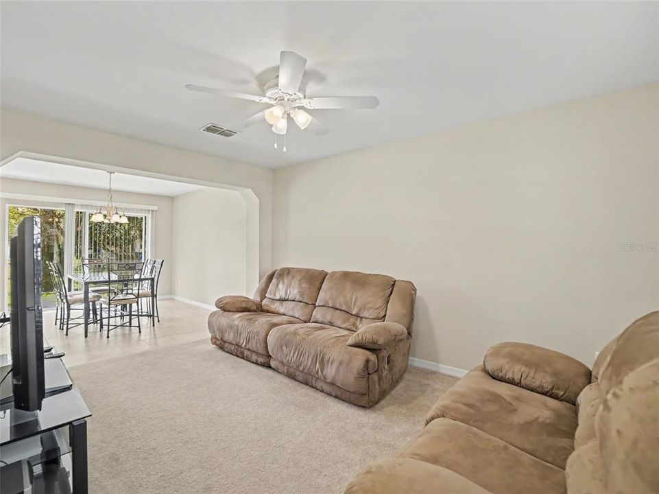 For Sale: $265,000 (3 beds, 2 baths, 1461 Square Feet)