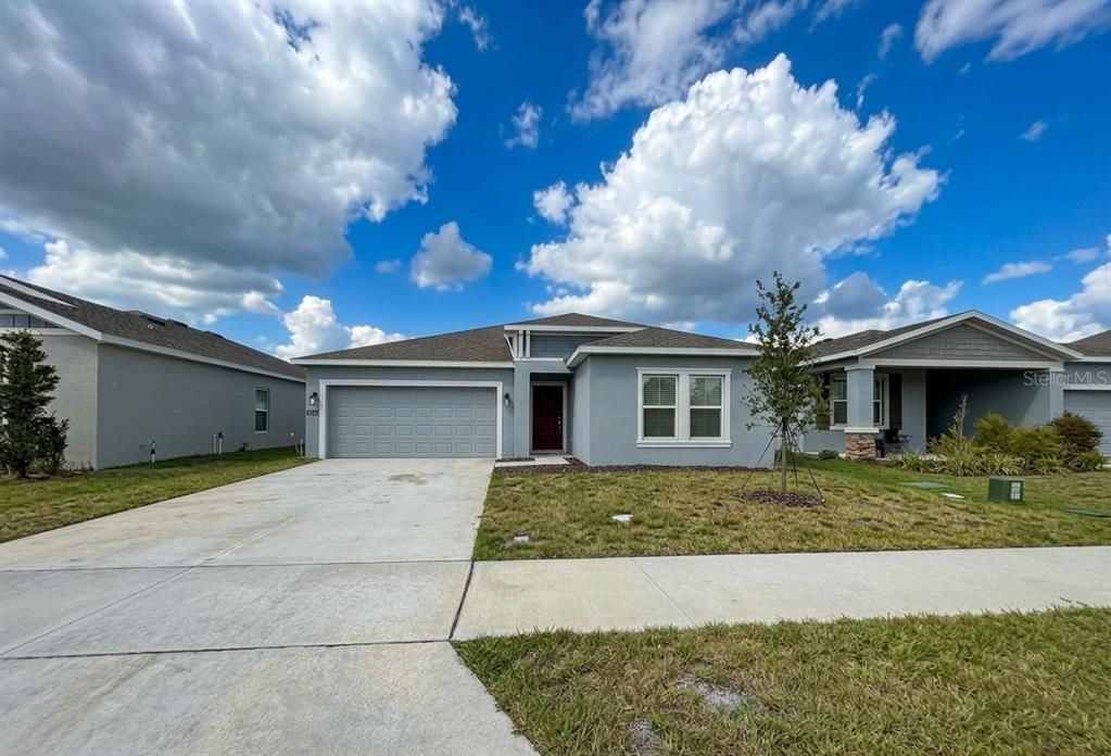 Active With Contract: $2,000 (4 beds, 2 baths, 1935 Square Feet)