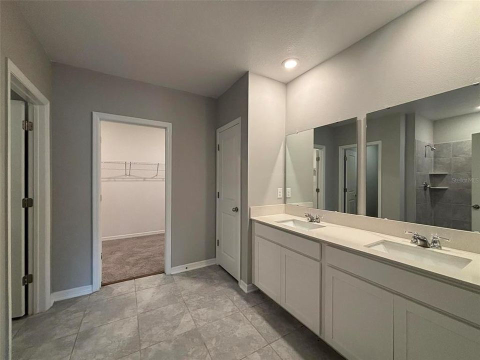 Active With Contract: $2,000 (4 beds, 2 baths, 1935 Square Feet)