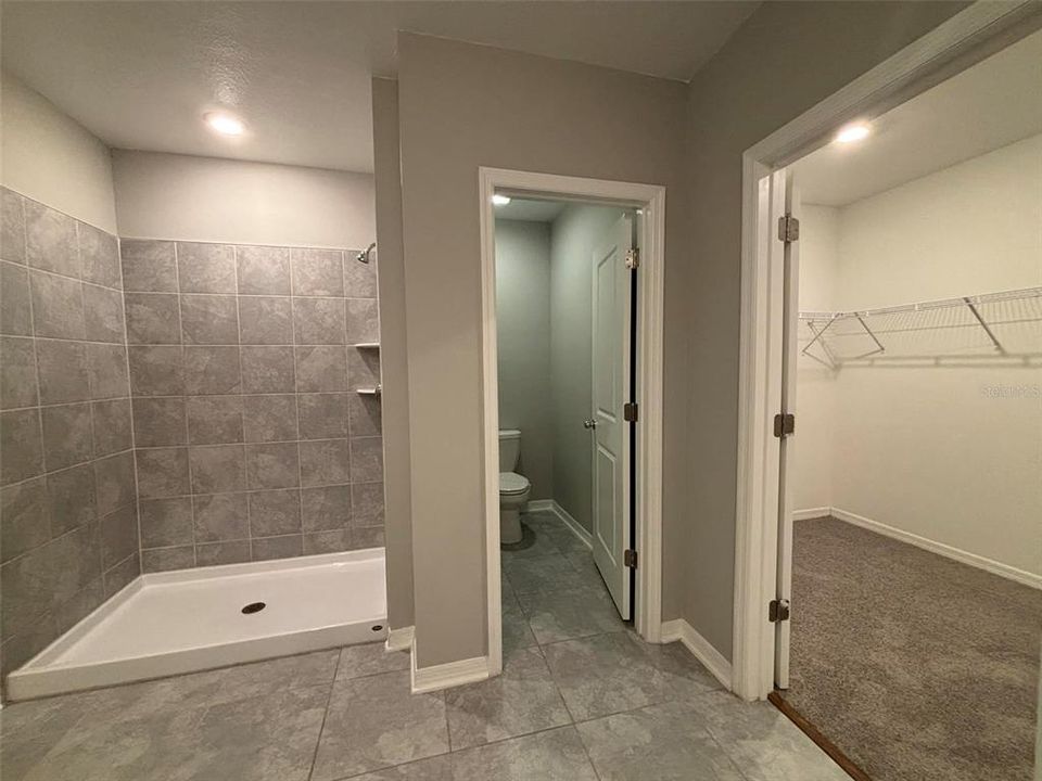 Active With Contract: $2,000 (4 beds, 2 baths, 1935 Square Feet)