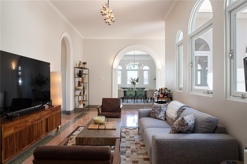 На продажу: $4,640,000 (6 спален, 5 ванн, 5200 Квадратных фут)