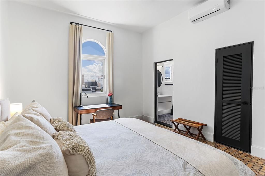 На продажу: $4,640,000 (6 спален, 5 ванн, 5200 Квадратных фут)