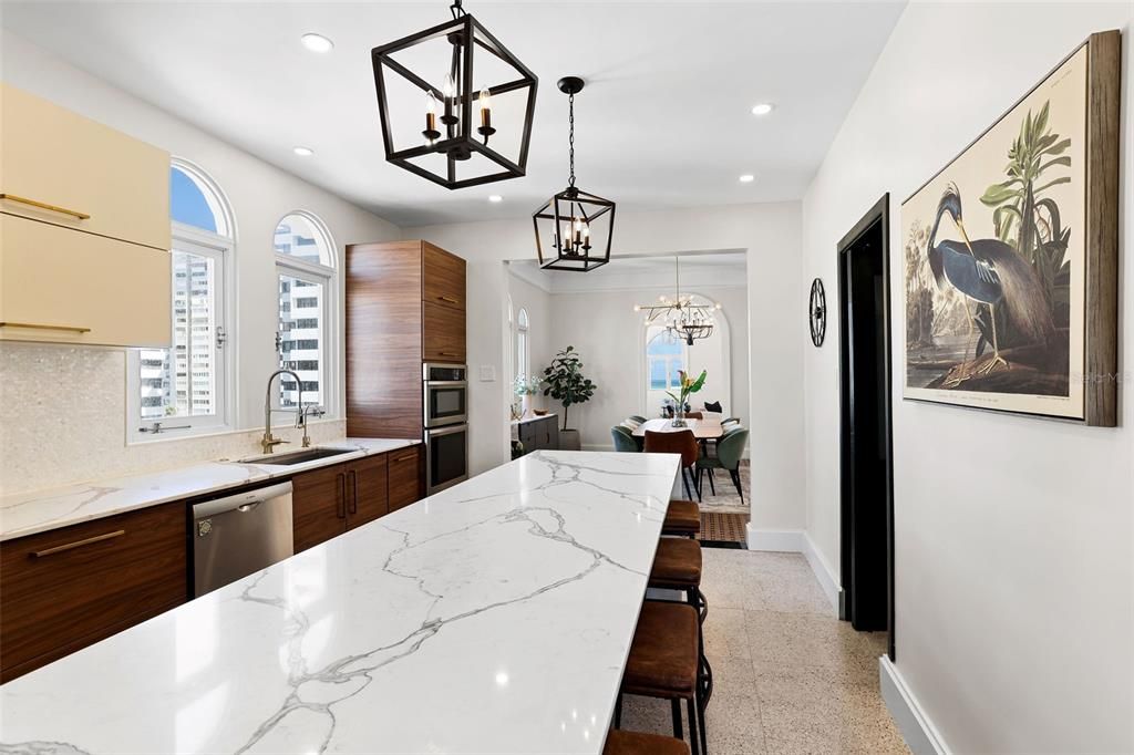 На продажу: $4,640,000 (6 спален, 5 ванн, 5200 Квадратных фут)