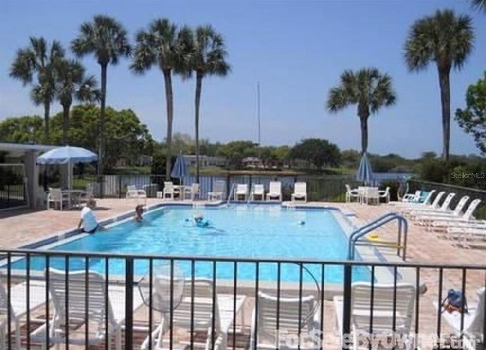 Active With Contract: $64,999 (2 beds, 1 baths, 975 Square Feet)