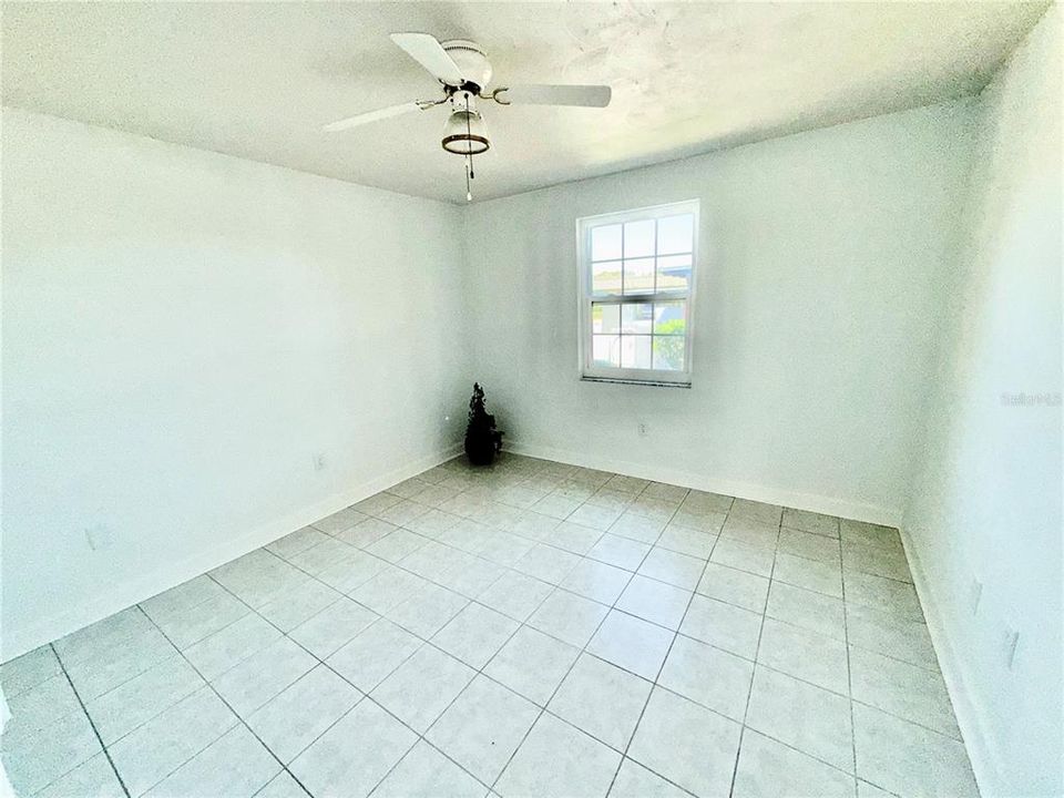Active With Contract: $64,999 (2 beds, 1 baths, 975 Square Feet)
