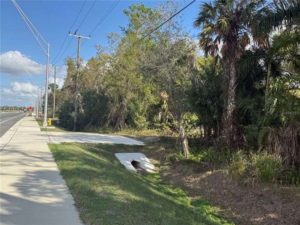 На продажу: $700,000 (1.00 acres)