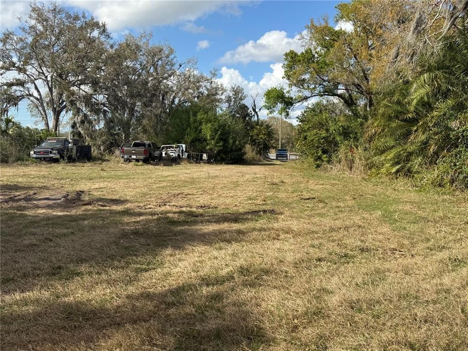 На продажу: $700,000 (1.00 acres)