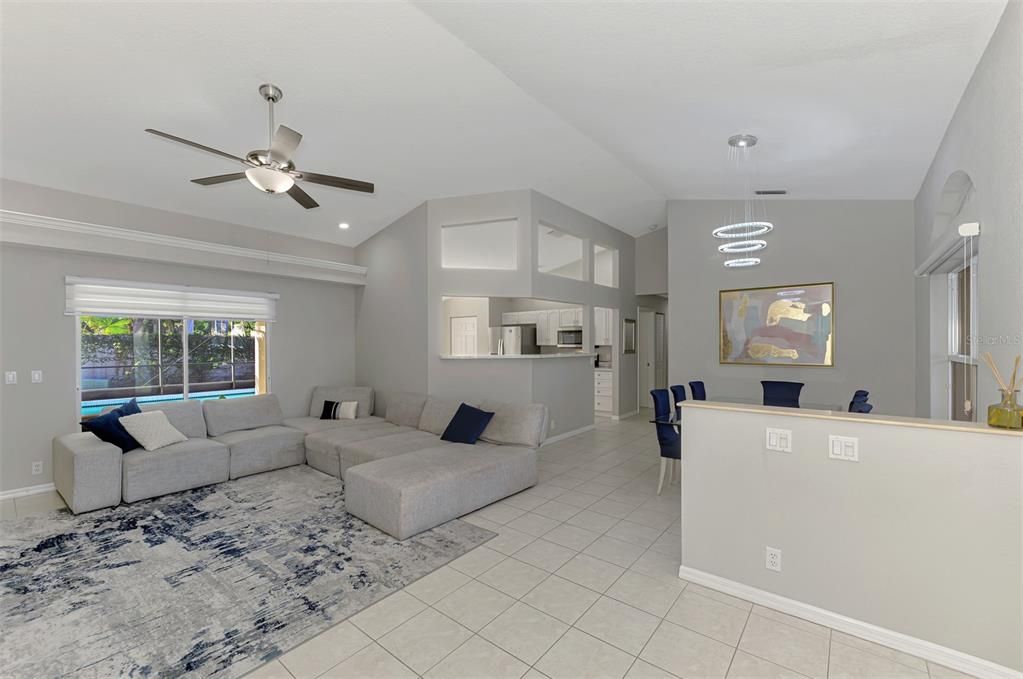 Active With Contract: $464,900 (2 beds, 2 baths, 1690 Square Feet)