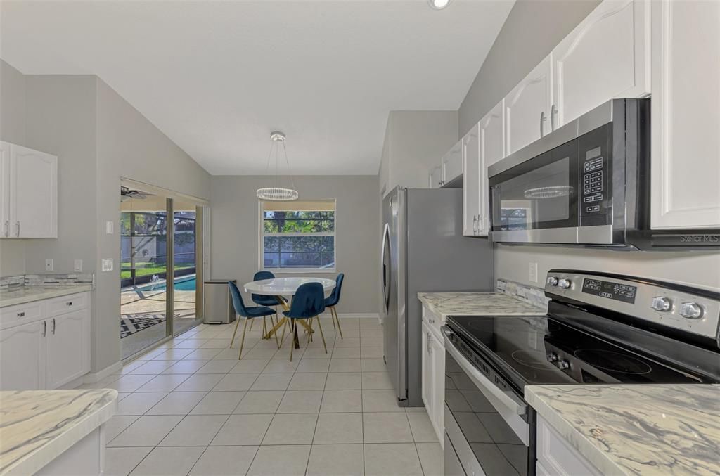 Active With Contract: $464,900 (2 beds, 2 baths, 1690 Square Feet)