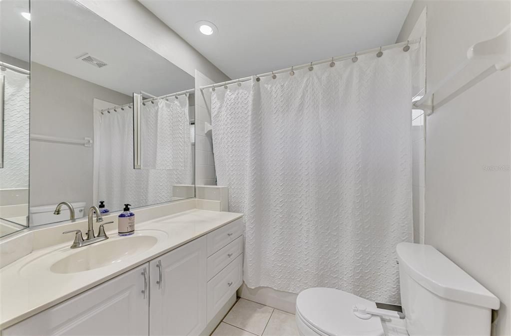 Active With Contract: $464,900 (2 beds, 2 baths, 1690 Square Feet)