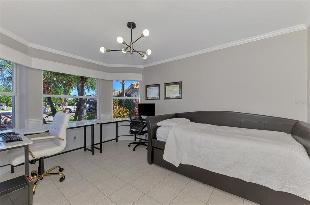 Active With Contract: $464,900 (2 beds, 2 baths, 1690 Square Feet)