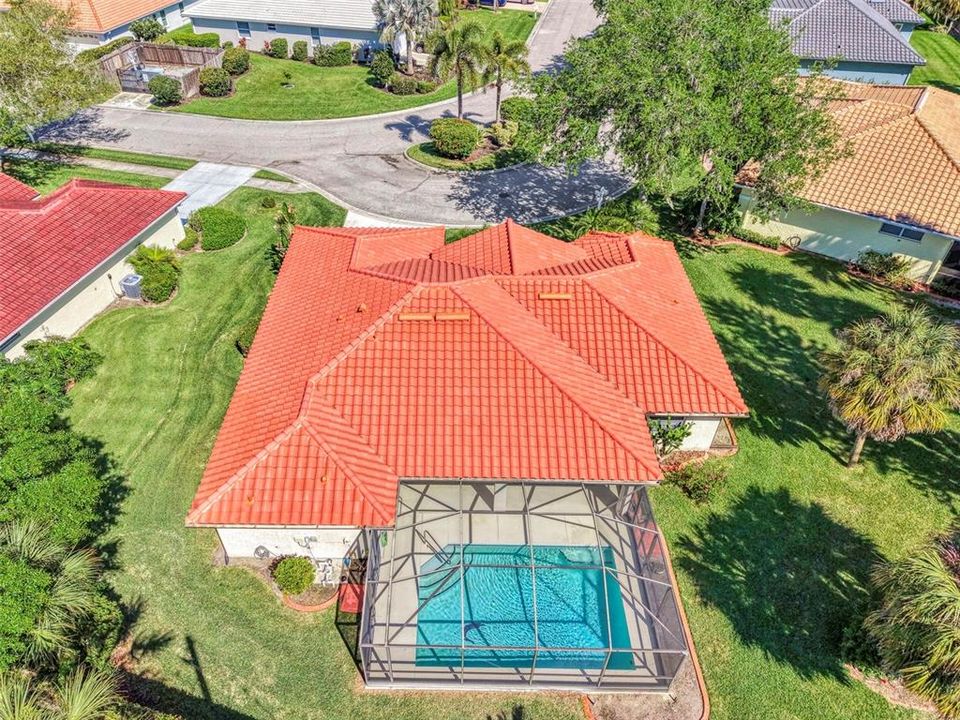 Active With Contract: $464,900 (2 beds, 2 baths, 1690 Square Feet)