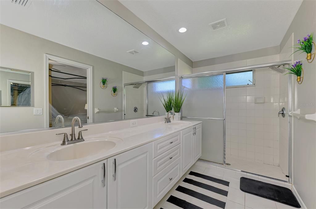 Active With Contract: $464,900 (2 beds, 2 baths, 1690 Square Feet)