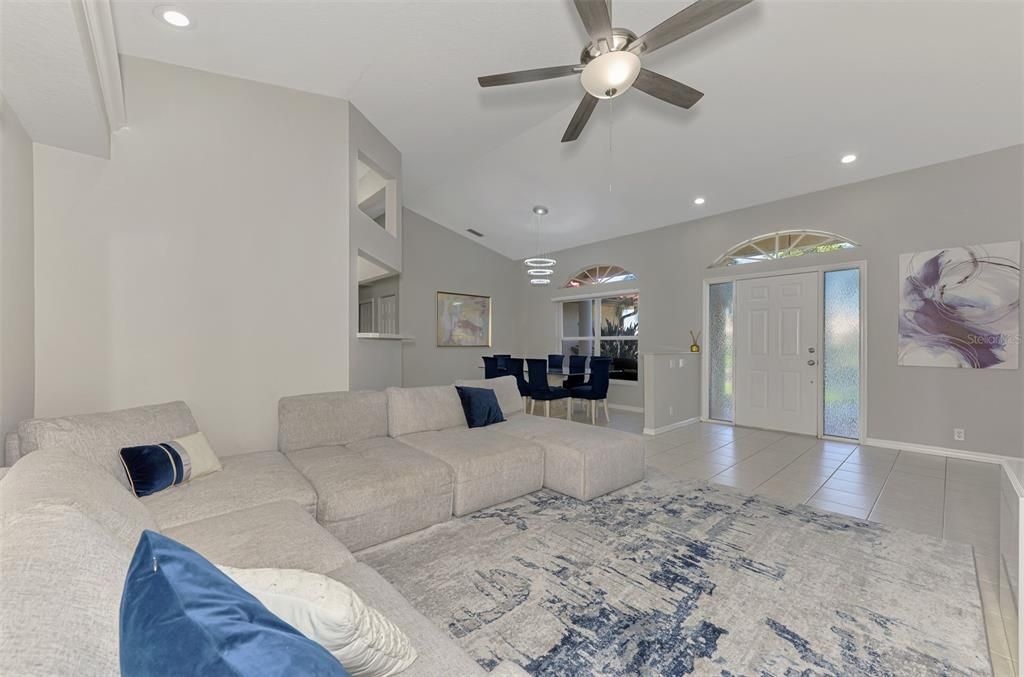 Active With Contract: $464,900 (2 beds, 2 baths, 1690 Square Feet)
