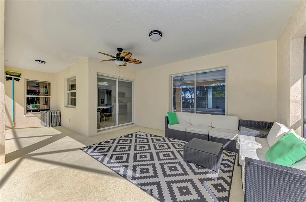 Active With Contract: $464,900 (2 beds, 2 baths, 1690 Square Feet)