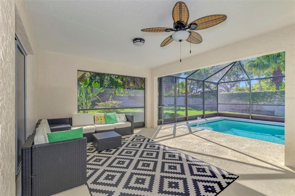 Active With Contract: $464,900 (2 beds, 2 baths, 1690 Square Feet)