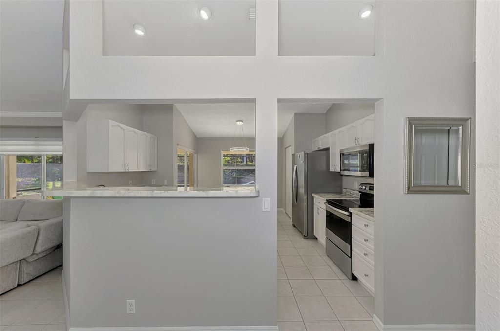 Active With Contract: $464,900 (2 beds, 2 baths, 1690 Square Feet)