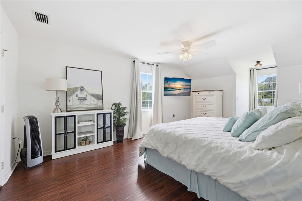 For Sale: $734,000 (4 beds, 3 baths, 2481 Square Feet)