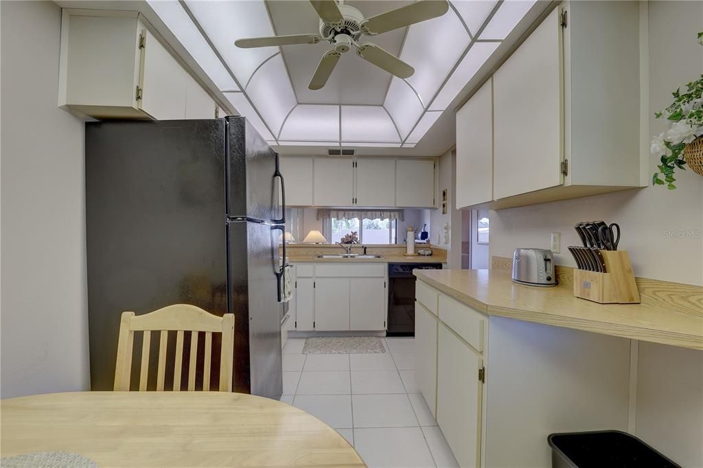 Activo con contrato: $165,000 (2 camas, 2 baños, 995 Pies cuadrados)