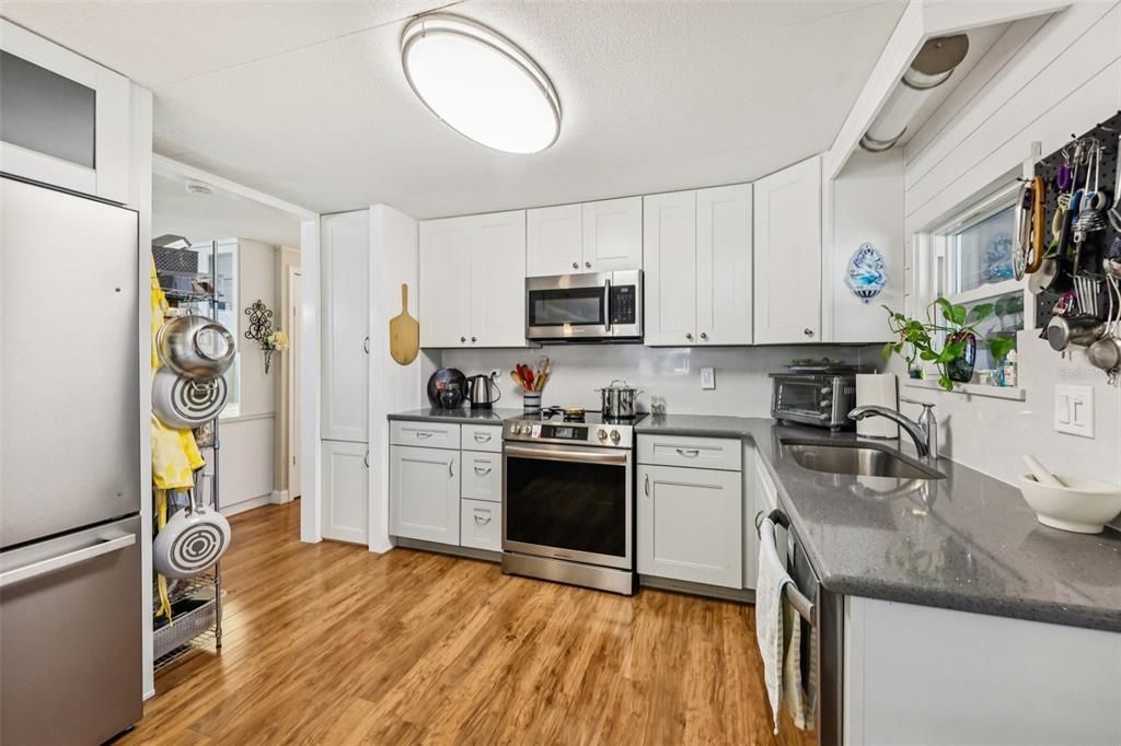 For Sale: $160,000 (2 beds, 2 baths, 1200 Square Feet)