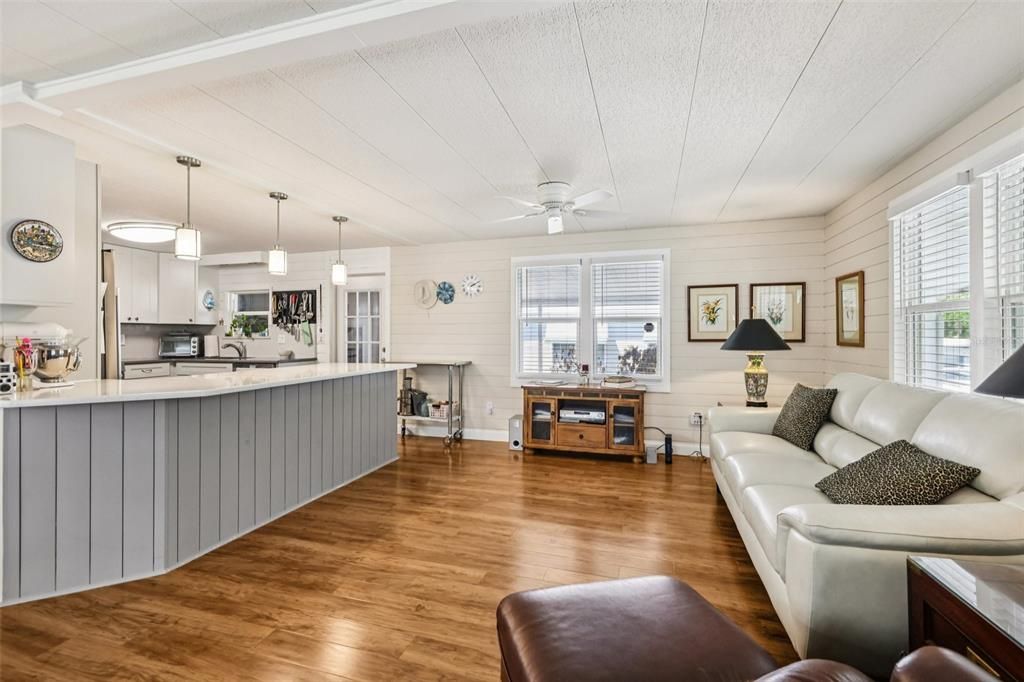 For Sale: $160,000 (2 beds, 2 baths, 1200 Square Feet)