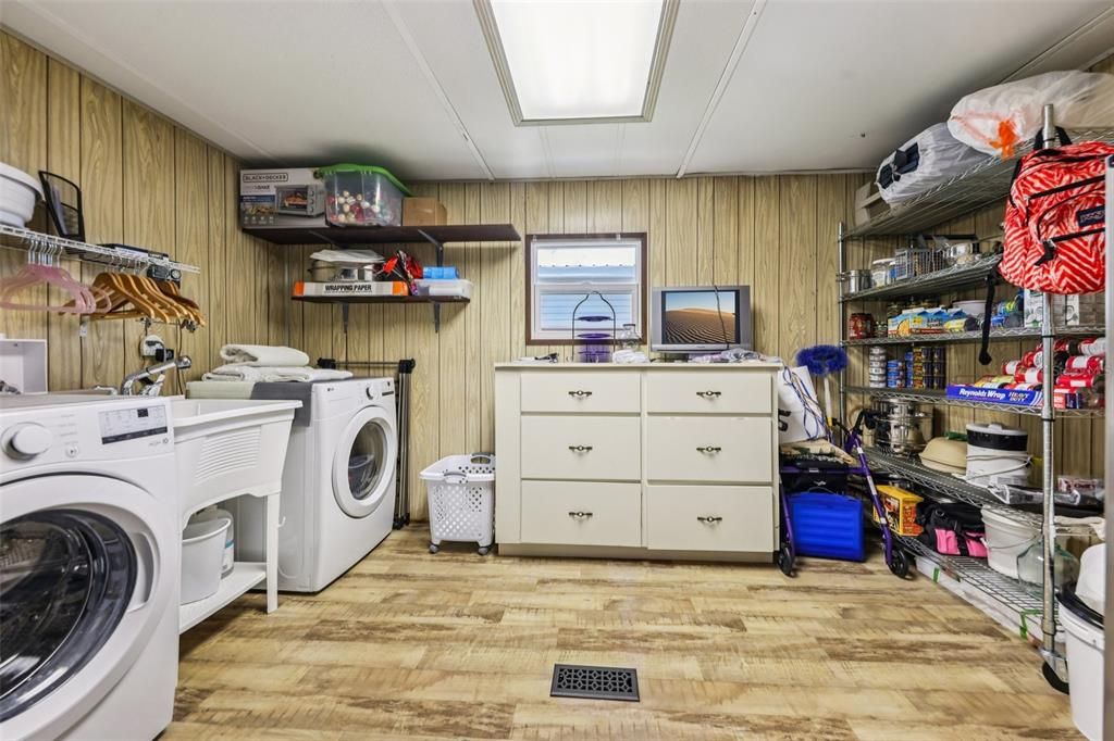 For Sale: $160,000 (2 beds, 2 baths, 1200 Square Feet)