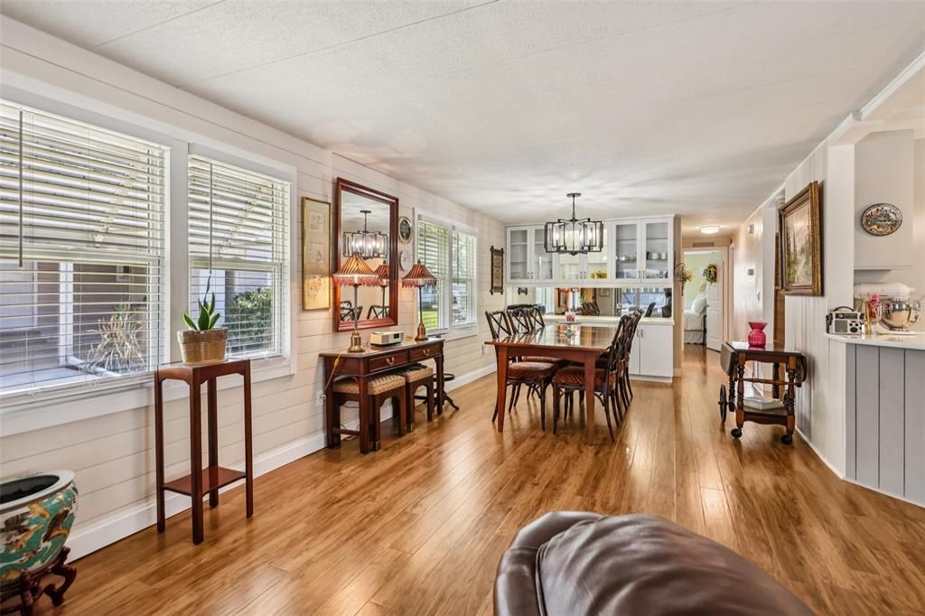 For Sale: $160,000 (2 beds, 2 baths, 1200 Square Feet)