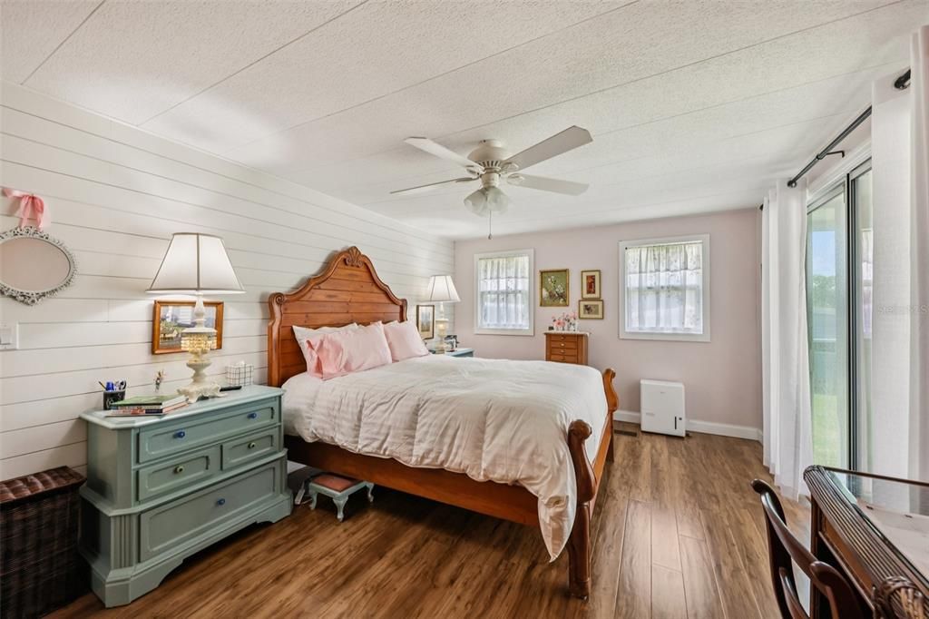 For Sale: $160,000 (2 beds, 2 baths, 1200 Square Feet)