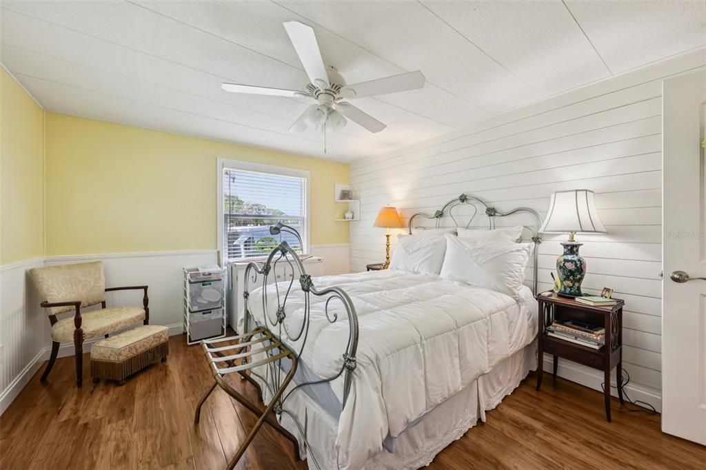 For Sale: $160,000 (2 beds, 2 baths, 1200 Square Feet)