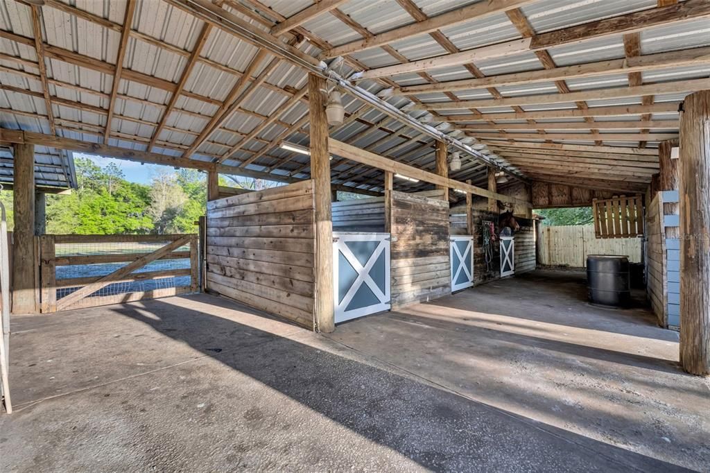 For Sale: $885,000 (6 beds, 4 baths, 3213 Square Feet)