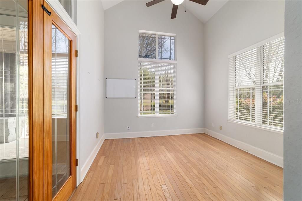 待售: $1,600,000 (5 贝兹, 5 浴室, 4458 平方英尺)