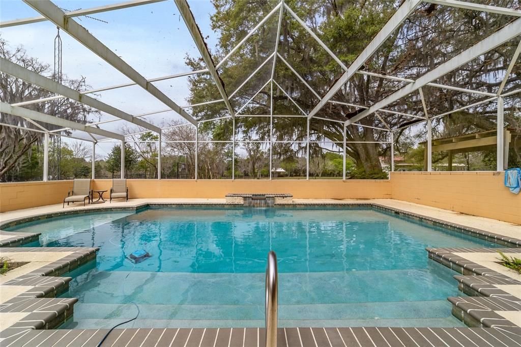 待售: $1,600,000 (5 贝兹, 5 浴室, 4458 平方英尺)