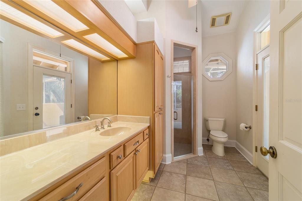 待售: $1,600,000 (5 贝兹, 5 浴室, 4458 平方英尺)