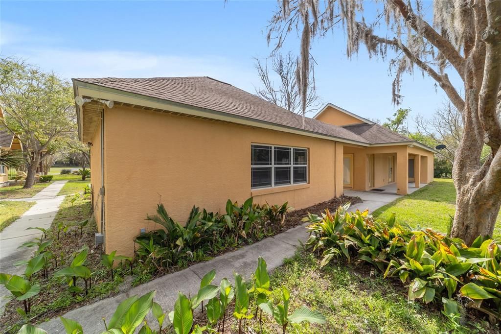 For Sale: $1,600,000 (5 beds, 5 baths, 4458 Square Feet)