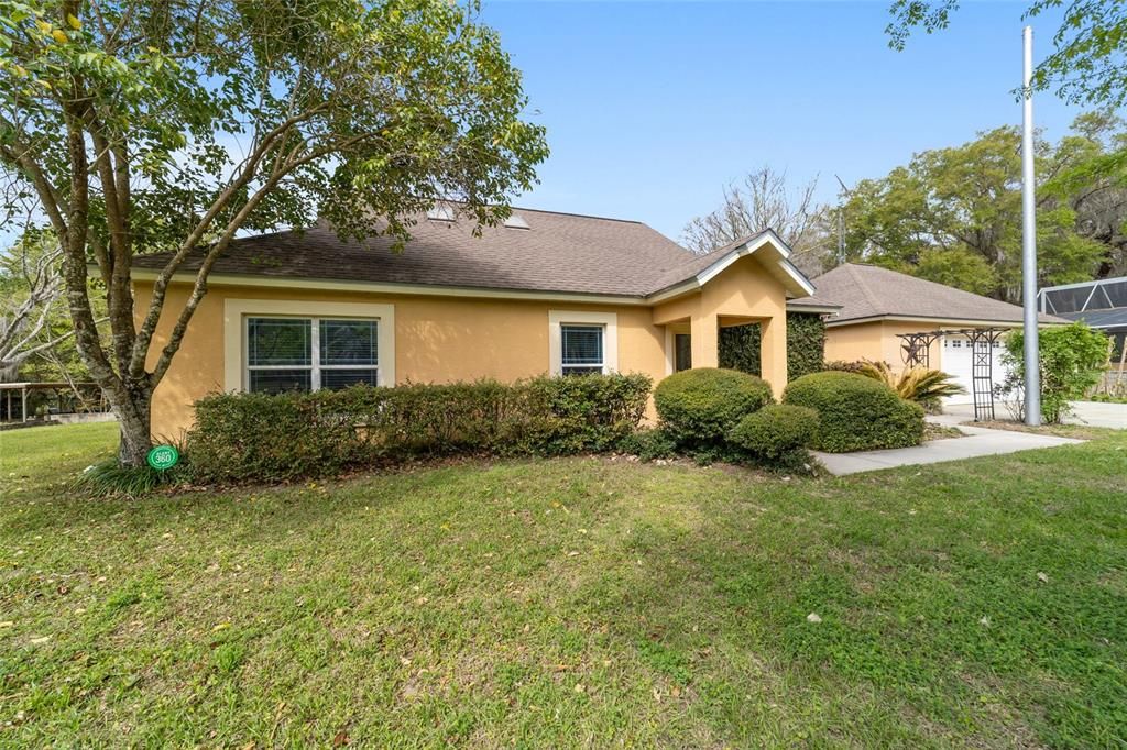 For Sale: $1,600,000 (5 beds, 5 baths, 4458 Square Feet)