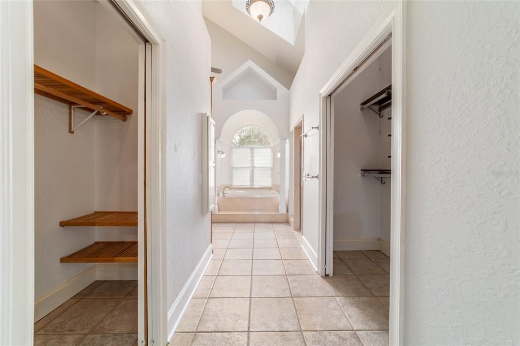 待售: $1,600,000 (5 贝兹, 5 浴室, 4458 平方英尺)