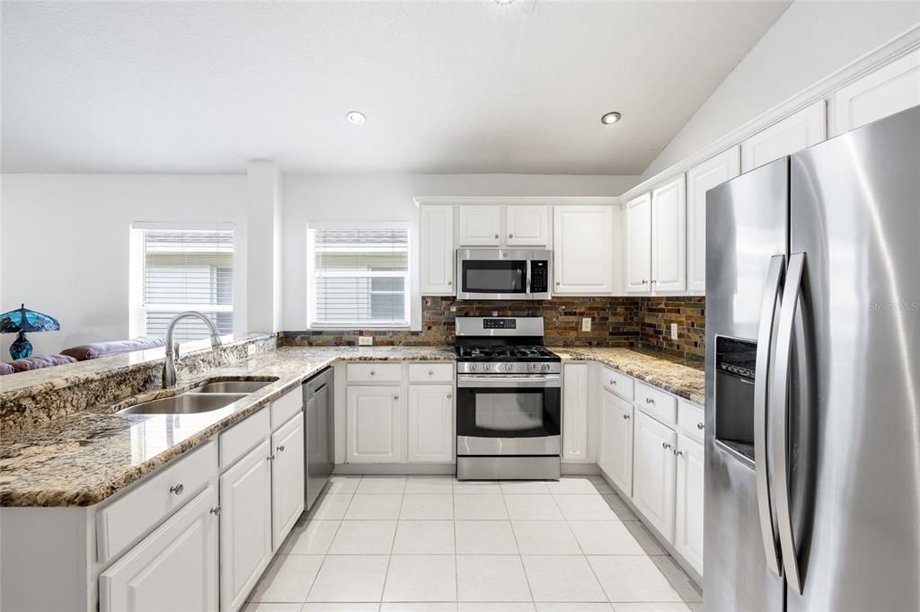 For Sale: $420,000 (4 beds, 2 baths, 1975 Square Feet)