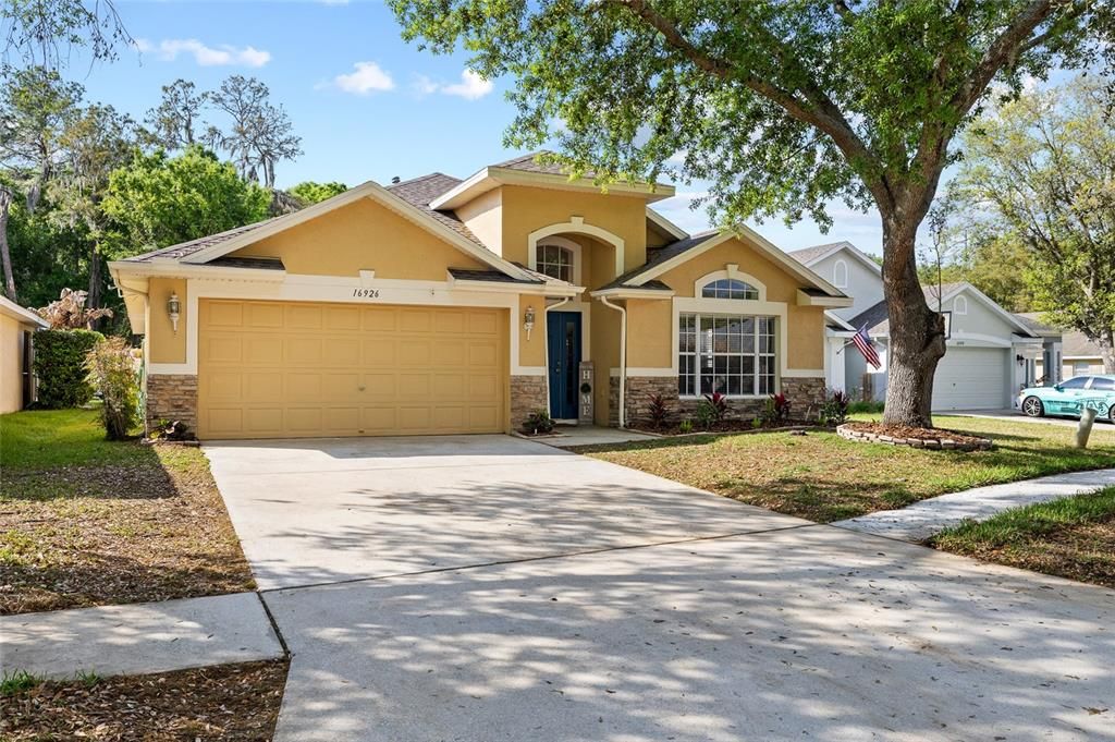 For Sale: $420,000 (4 beds, 2 baths, 1975 Square Feet)