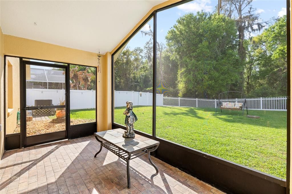 For Sale: $420,000 (4 beds, 2 baths, 1975 Square Feet)