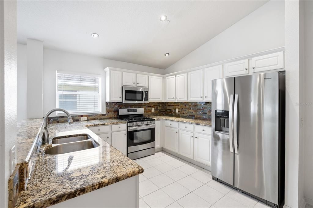 For Sale: $420,000 (4 beds, 2 baths, 1975 Square Feet)