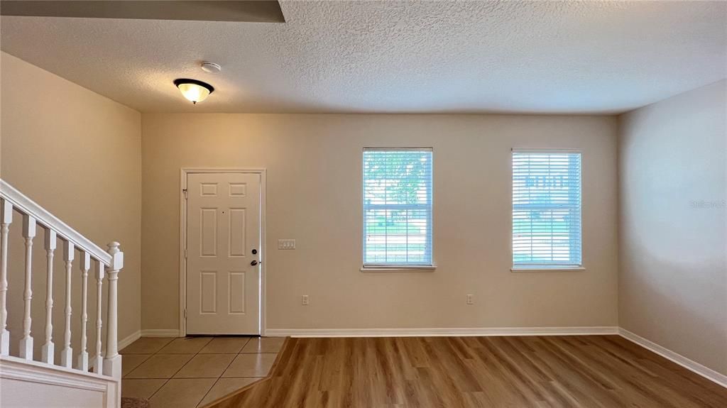 Active With Contract: $2,350 (4 beds, 2 baths, 2721 Square Feet)
