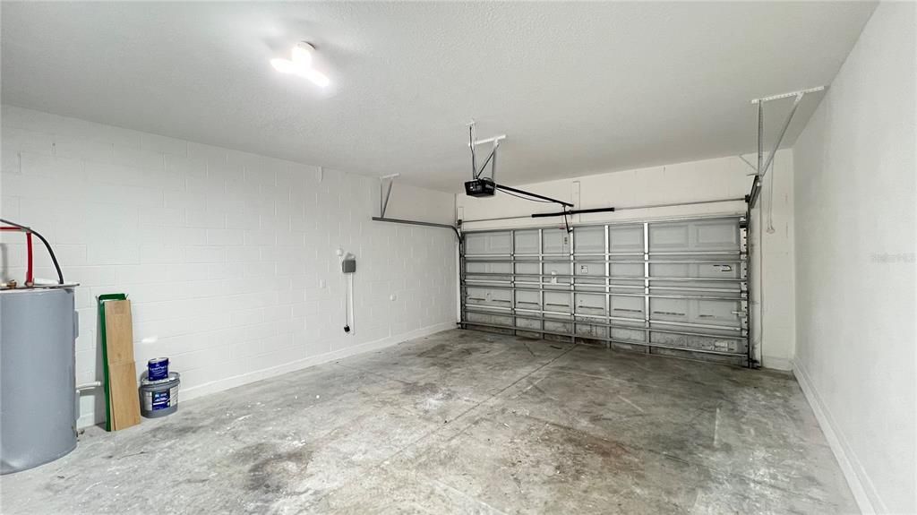 Active With Contract: $2,350 (4 beds, 2 baths, 2721 Square Feet)